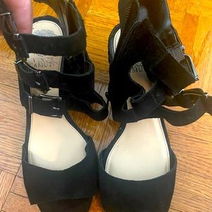 Vince Camuto suade sandles